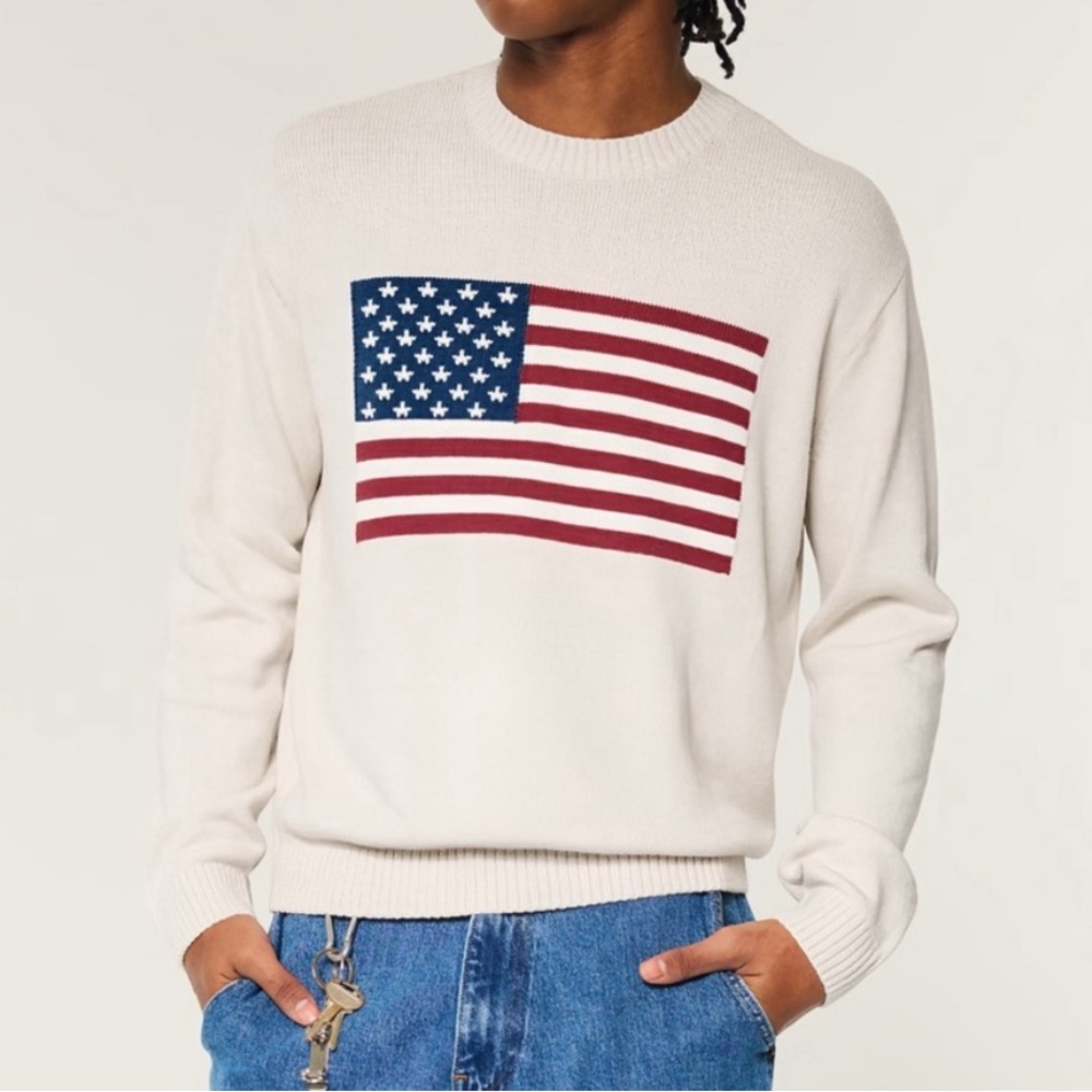 Hollister Men's Cream Sweater with Flag Design